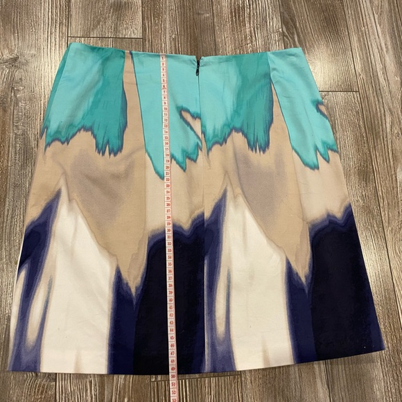 Tahari Mini Slight A-line skirt (Size 8) - Picture 6 of 6